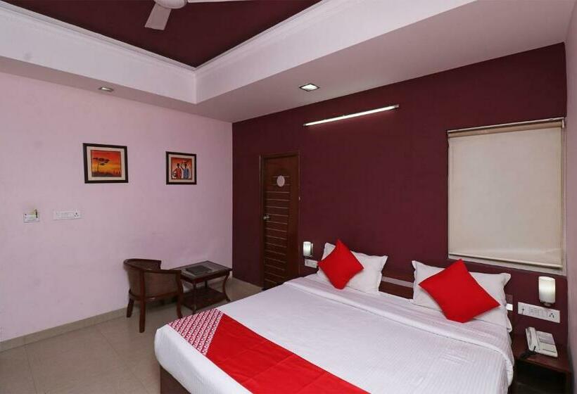 Oyo 30119 Hotel Kanishk