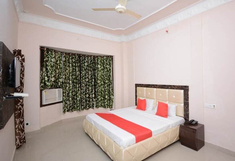 Oyo 30358 Hotel Asia Palace