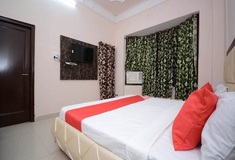 Oyo 30358 Hotel Asia Palace