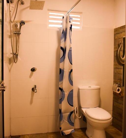 Hostel Rainforest Holiday Inn