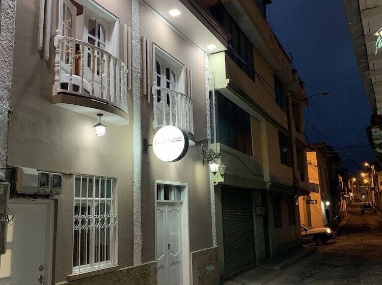 تختخواب و صبحانه Chaperon