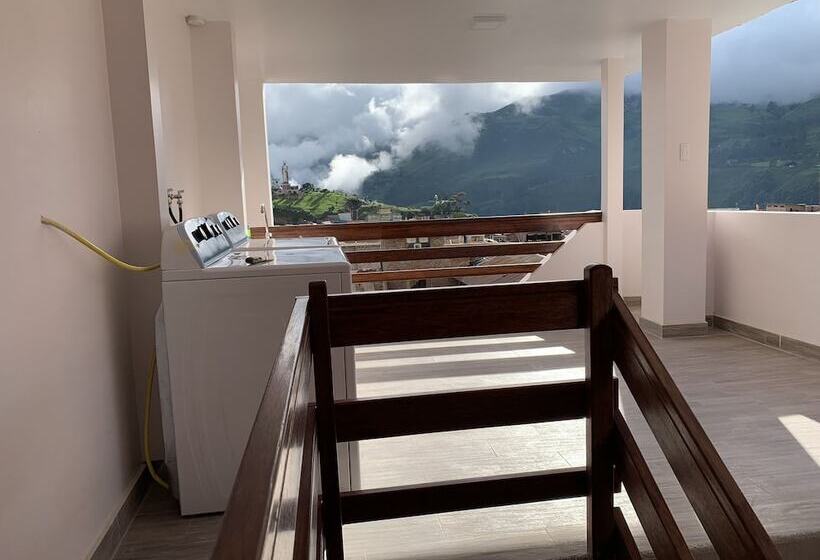 تختخواب و صبحانه Chaperon