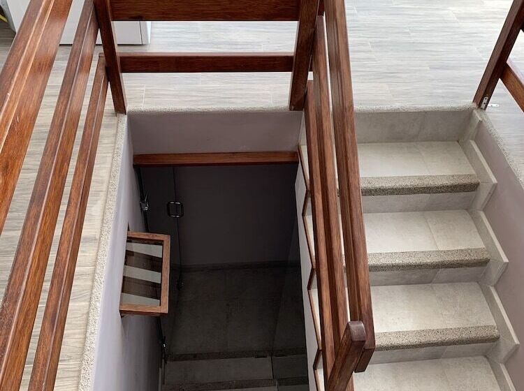 تختخواب و صبحانه Chaperon