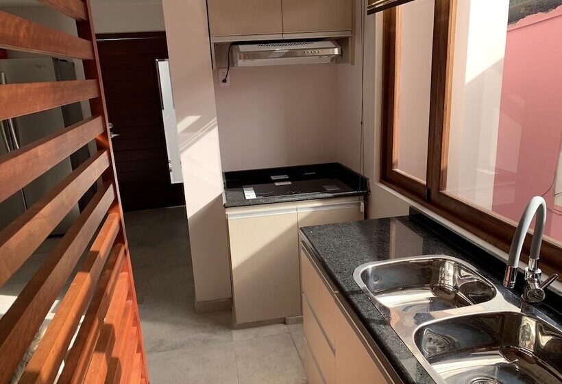 تختخواب و صبحانه Chaperon