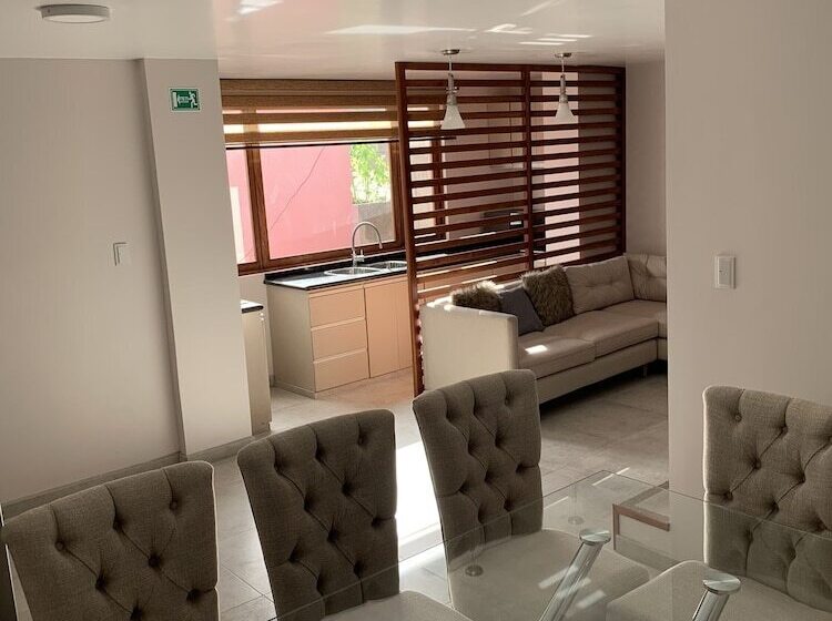 تختخواب و صبحانه Chaperon