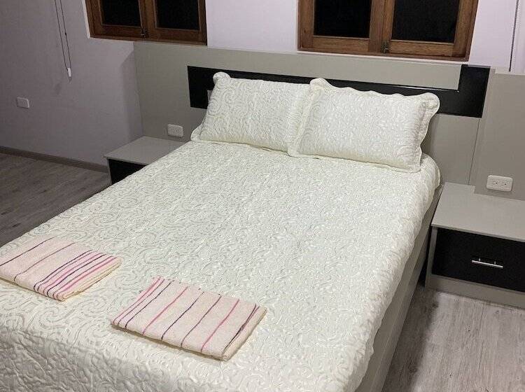 تختخواب و صبحانه Chaperon