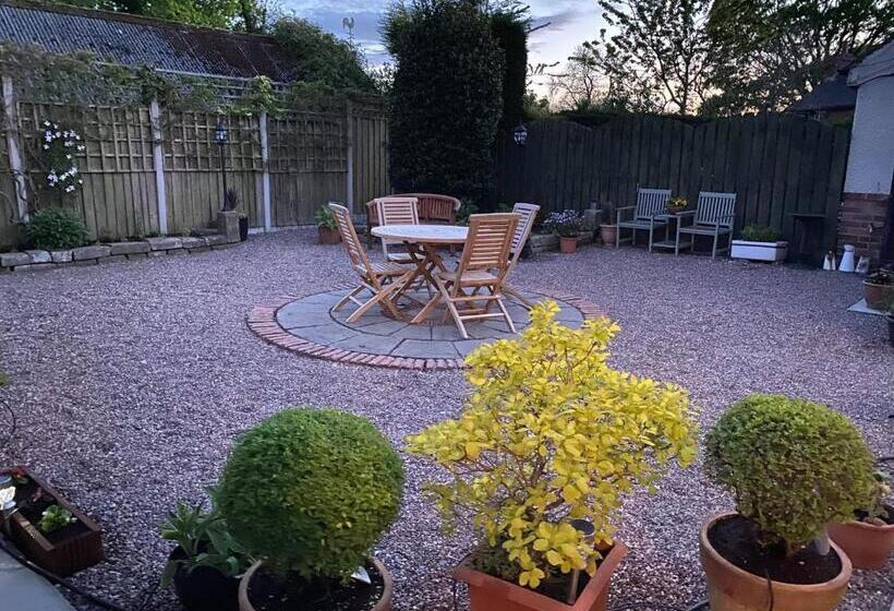 צימר High View Cottage