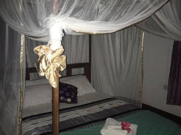 Footprints Hostel