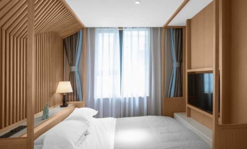 Guilin Gangshe Hotel East&west Alley