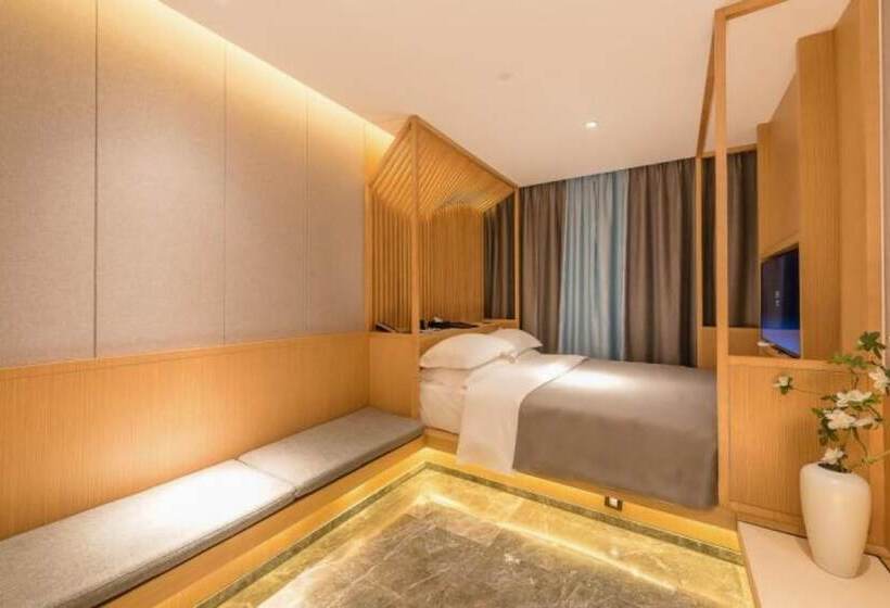 Guilin Gangshe Hotel East&west Alley