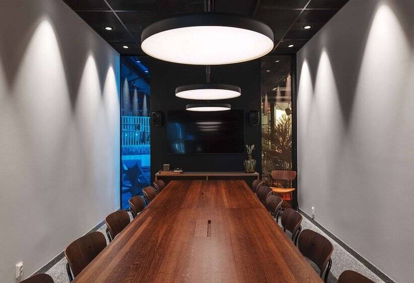 Comfort Hotel Arlanda Airport Terminal