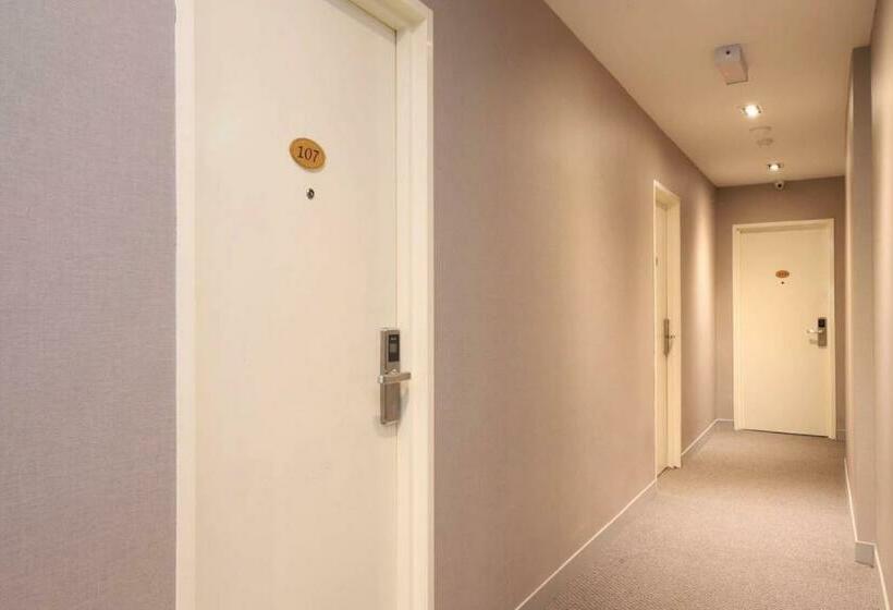 Отель De Cyber Boutique