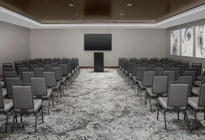 هتل Embassy Suites By Hilton Knoxville Downtown