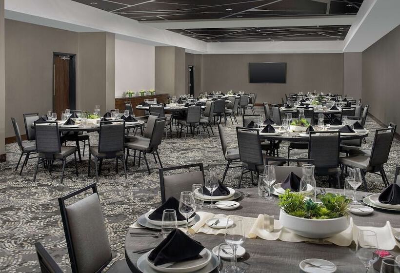 هتل Embassy Suites By Hilton Knoxville Downtown