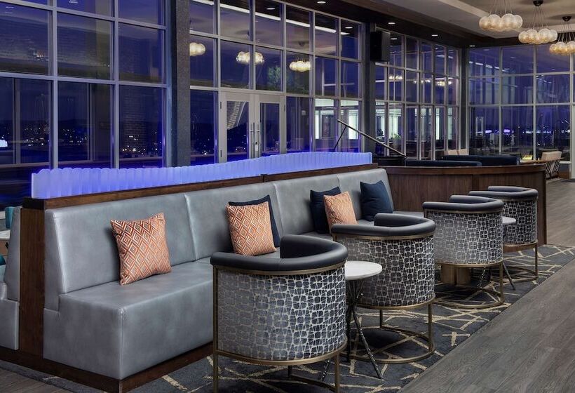 هتل Embassy Suites By Hilton Knoxville Downtown