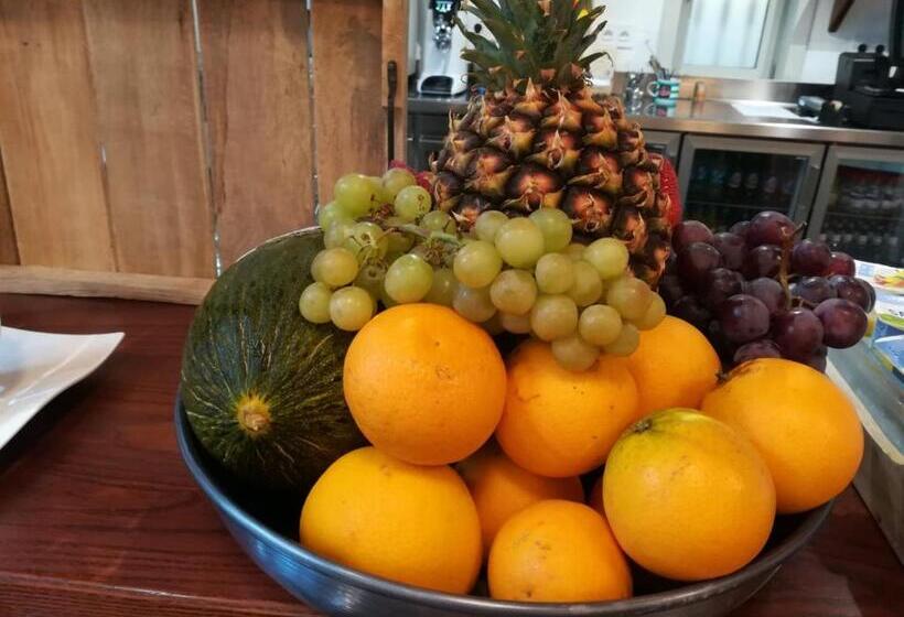 هتل Emblemático Holiday Time