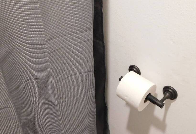 酒店 Spruce Pine Inn