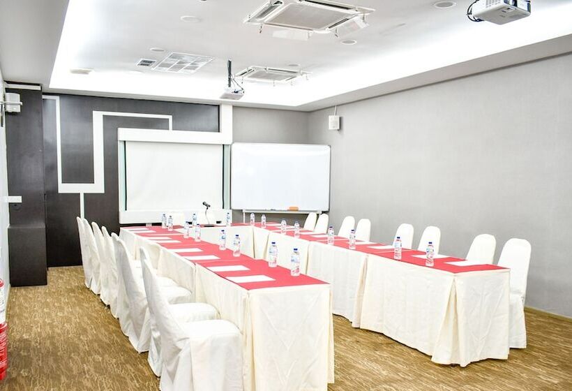 Отель Streetview