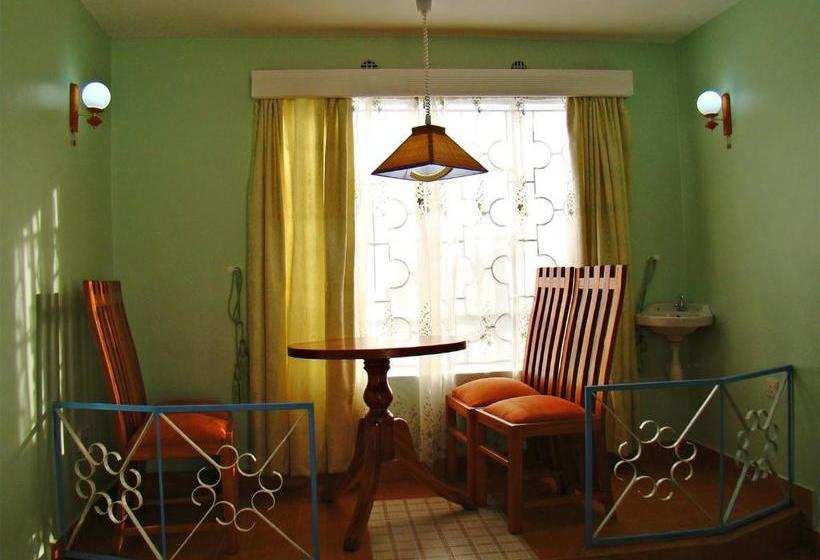 פנסיון Rusam Villa Guest House