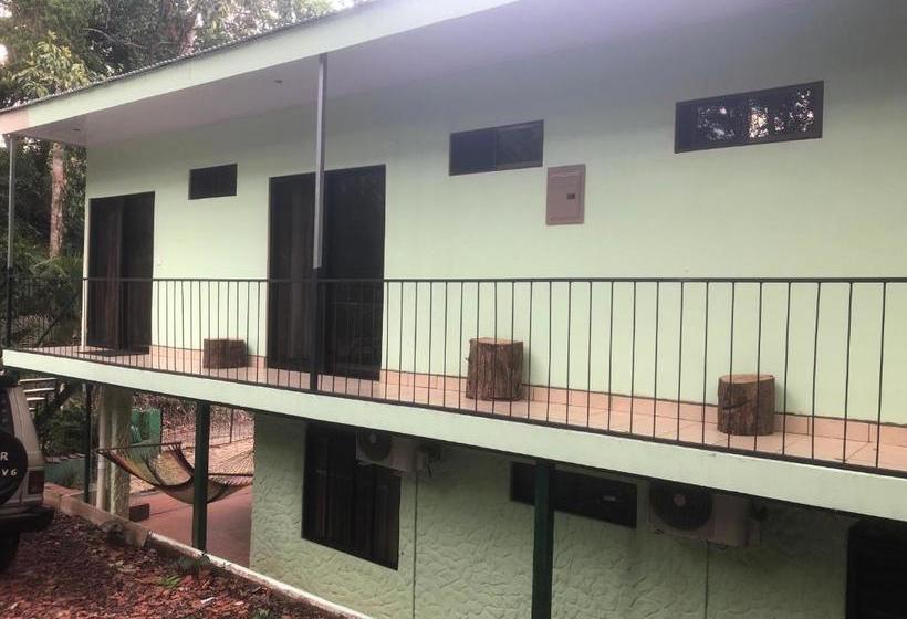 Общежитие Casa Encantada Rooms   Dbl Room   Aire Acondicionado   Wifi   Parking   Private Bathroom