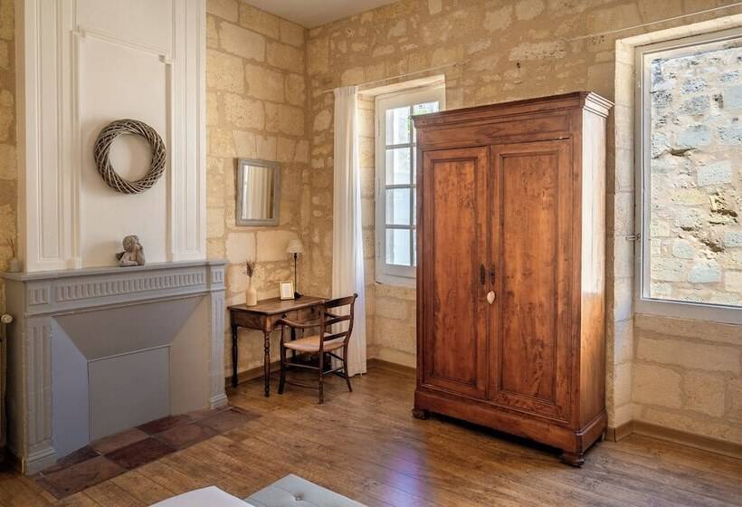 تختخواب و صبحانه Logisdescordeliers