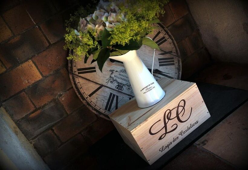 تختخواب و صبحانه Logisdescordeliers