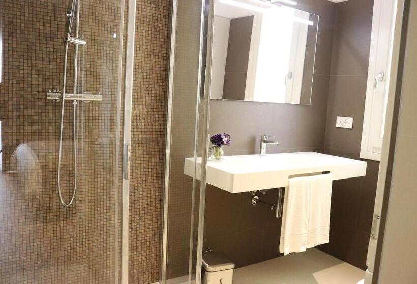 تختخواب و صبحانه The Sisters