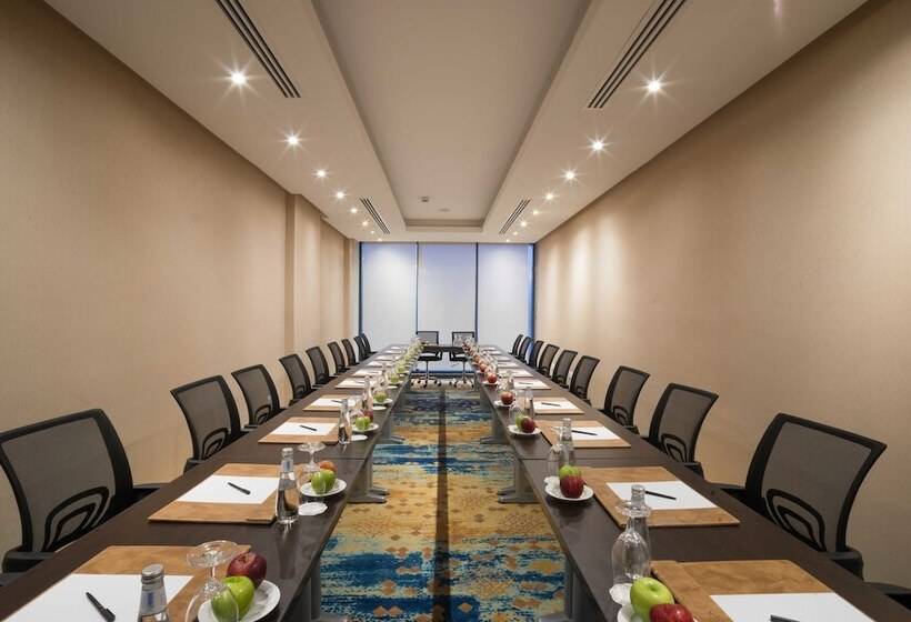 هتل Naviti Warwick Dammam