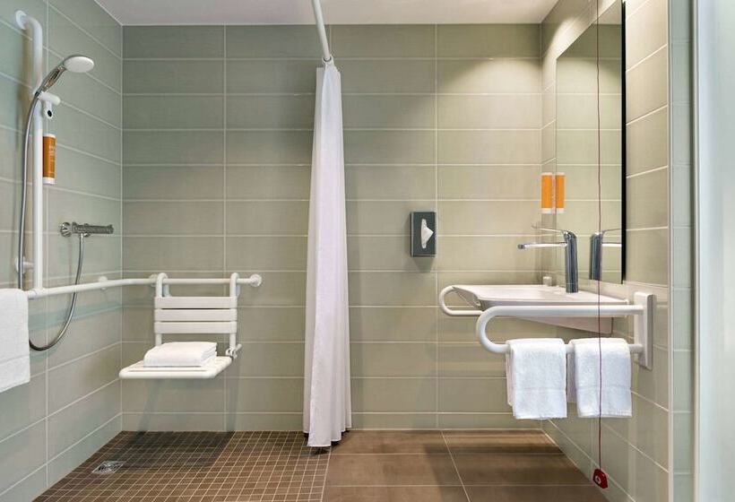 هتل Super 8 By Wyndham Dresden