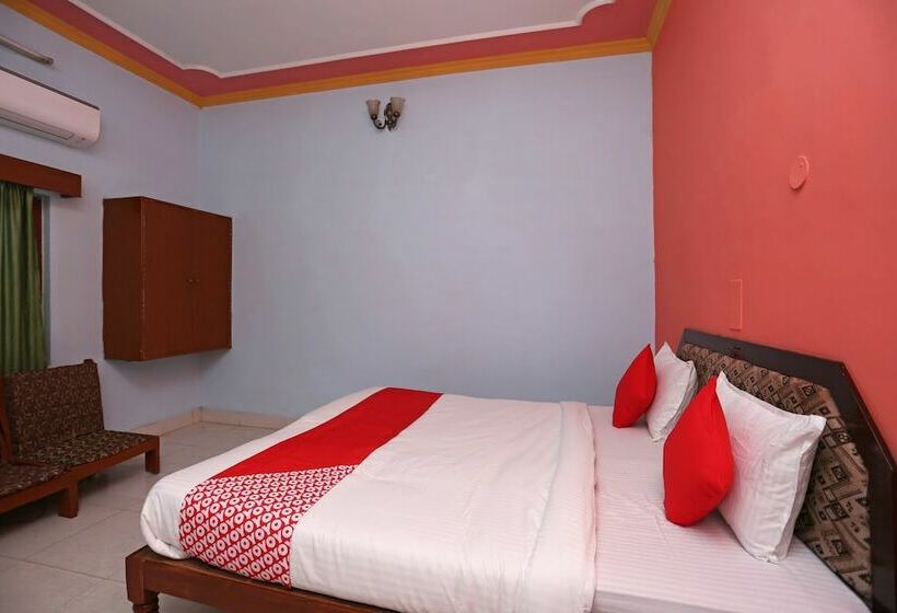 Oyo 29925 Hotel Green House