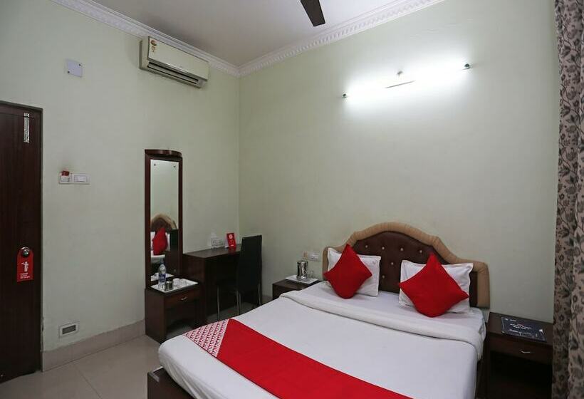 هتل Oyo 27644 Cozycom