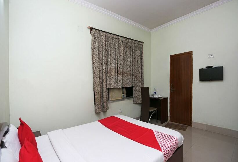 هتل Oyo 27644 Cozycom