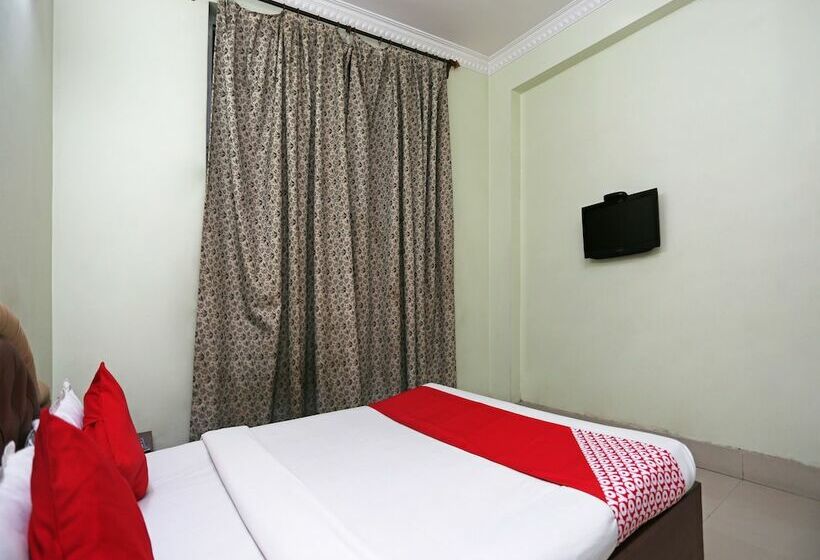 هتل Oyo 27644 Cozycom