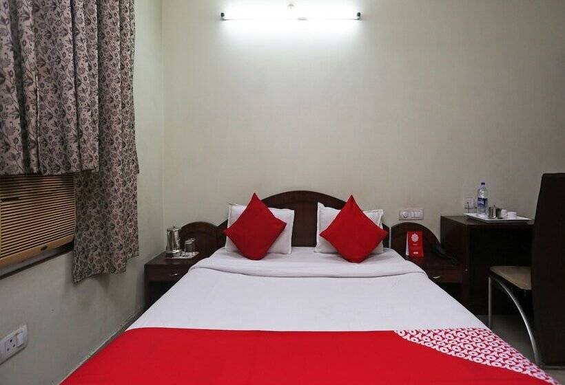 هتل Oyo 27644 Cozycom