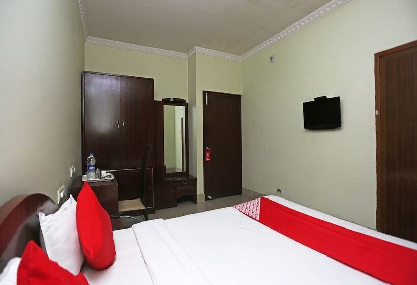 هتل Oyo 27644 Cozycom