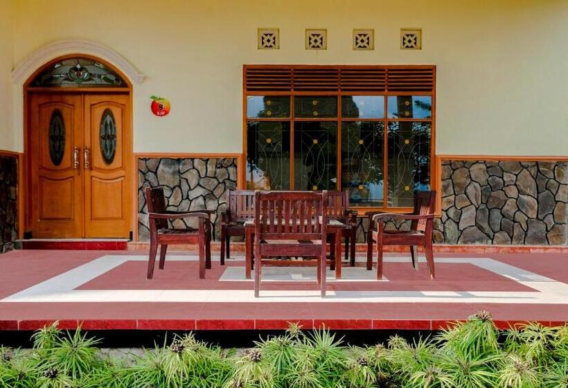 Отель Oyo 538 Villa Handayani Syariah