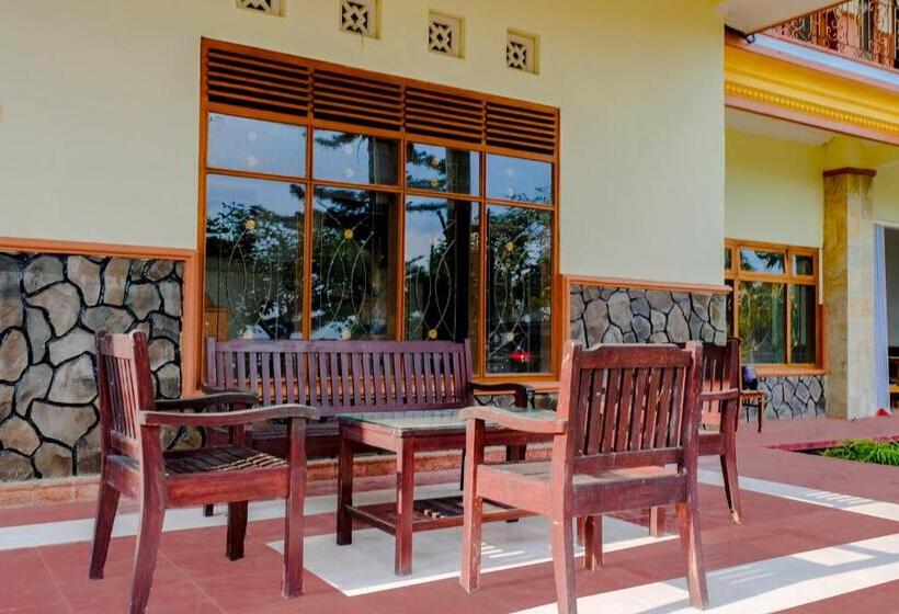 Отель Oyo 538 Villa Handayani Syariah