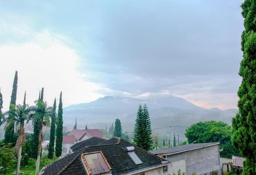 Отель Oyo 538 Villa Handayani Syariah