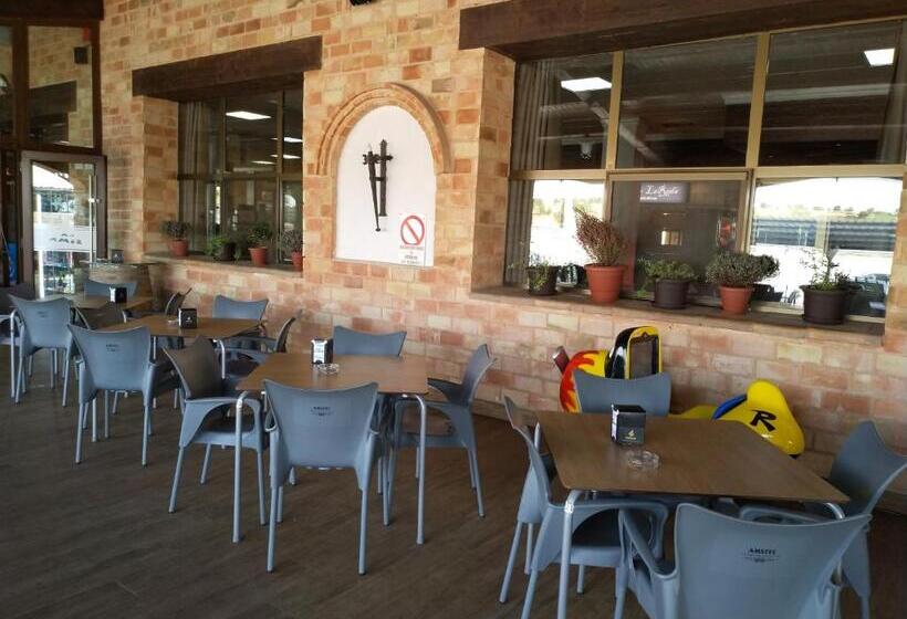 ホテル Restaurante La Sima