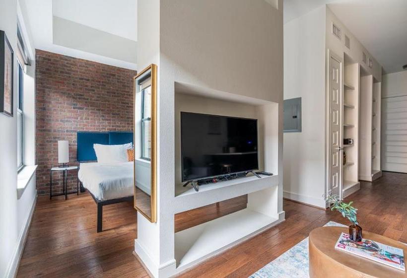 בית מלון כפרי The Guild Uptown | Mckinney Ave