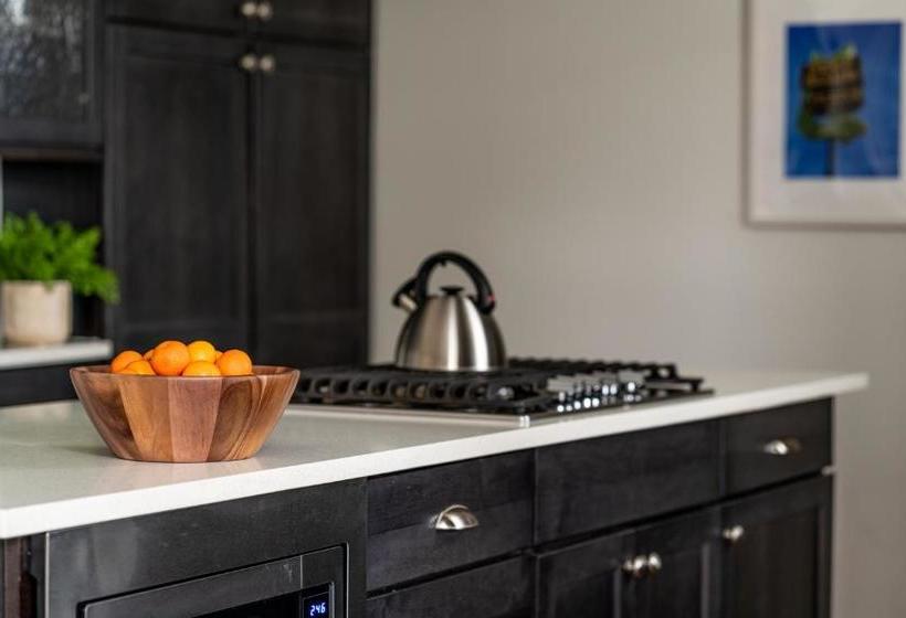 בית מלון כפרי The Guild Uptown | Mckinney Ave