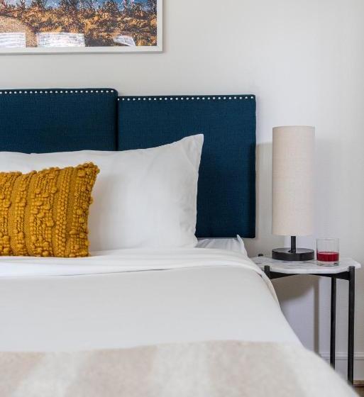 בית מלון כפרי The Guild Uptown | Mckinney Ave