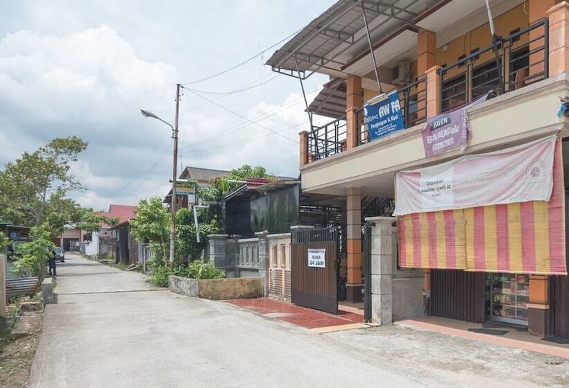 Пансион Reddoorz Near Sepinggan Airport Balikpapan 2