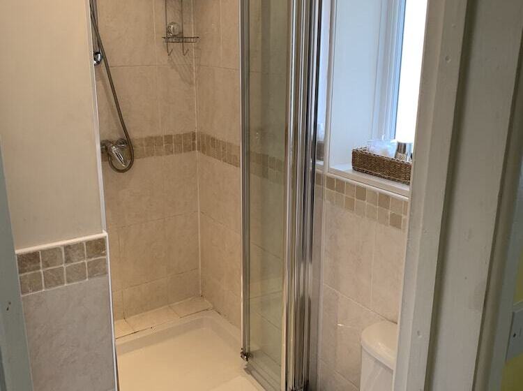 פנסיון Rivendell Guest House