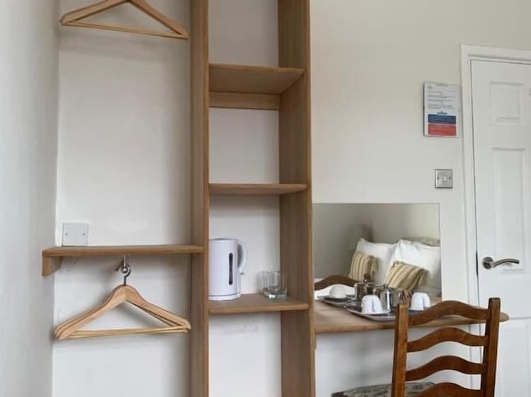 פנסיון Rivendell Guest House