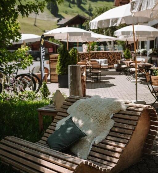 住宿加早餐  Wildstrubel Lodge