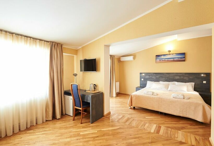 هتل Antique Resorts