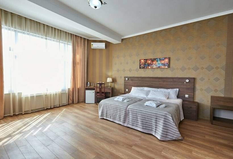 هتل Antique Resorts