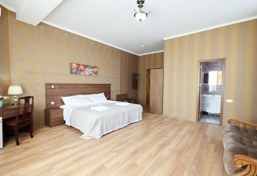 هتل Antique Resorts