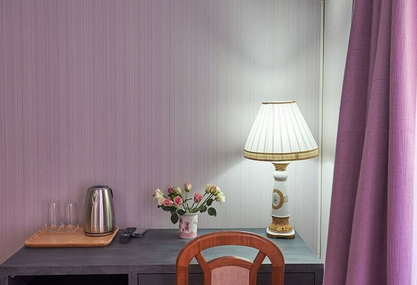 هتل Antique Resorts